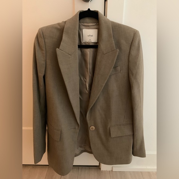 Aritzia oversized Blazer (Wilfred) - Picture 2 of 4